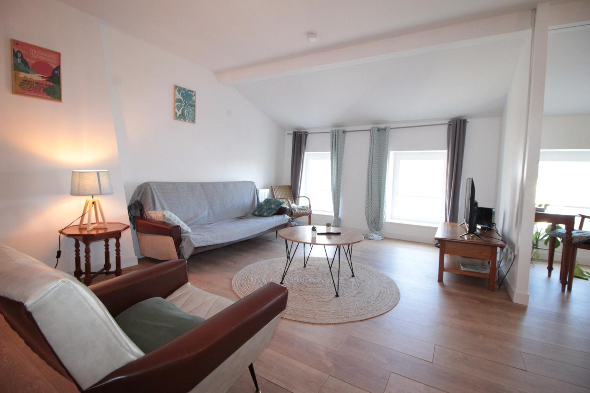 Logement Neuf "Meuse" - Hyper Centre - Parking Proche - Proche Gare - 4 Chambres - Terrasse Couverte - Wifi ! Gere Par Prestazen'Services Verdun-sur-Meuse Екстериор снимка